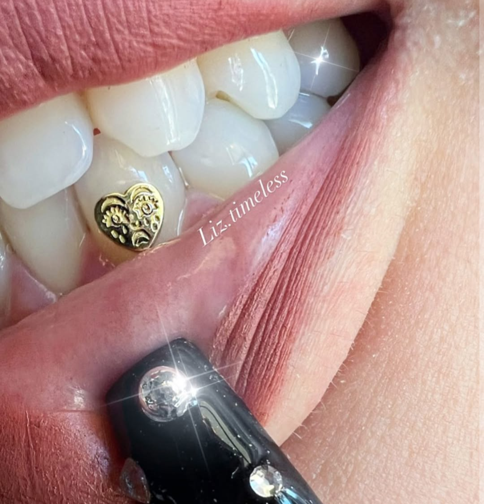 18K Crying Heart Tooth Gem