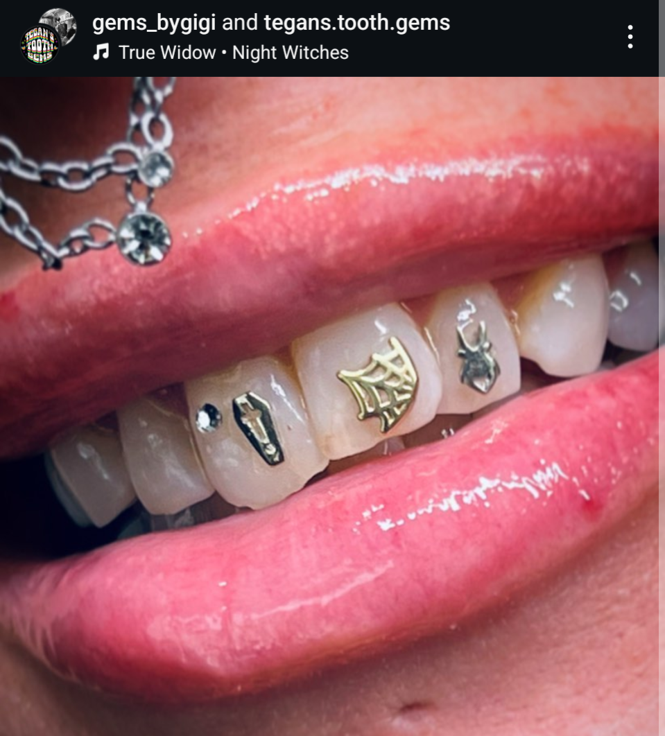 18K Coffin Tooth Gem