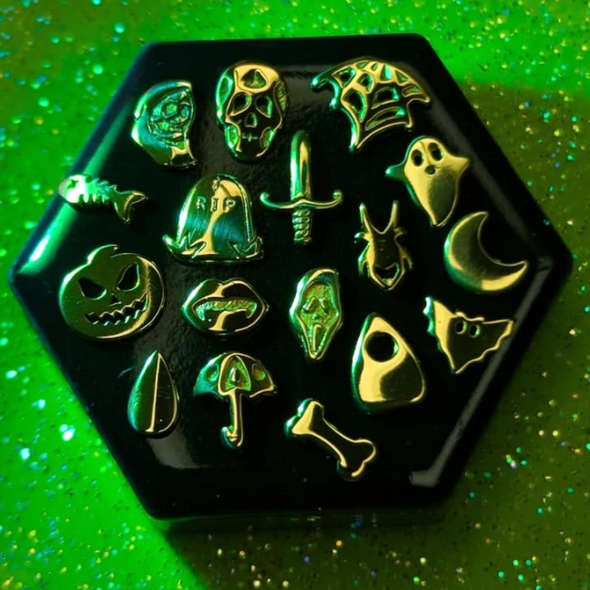 18K Vampire Kiss Tooth Gem