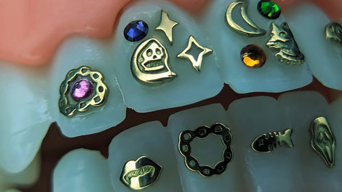 18k Twinkle Doo Tooth Gem