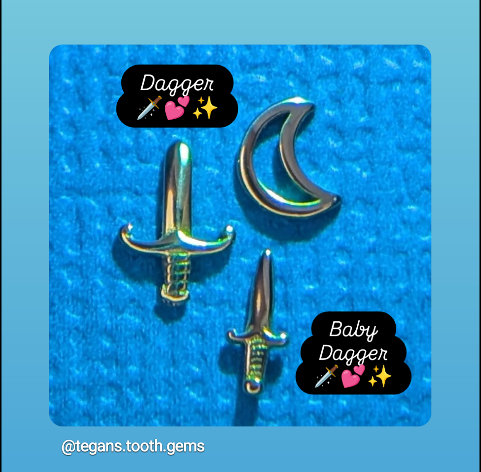 18k Dagger Tooth Gem