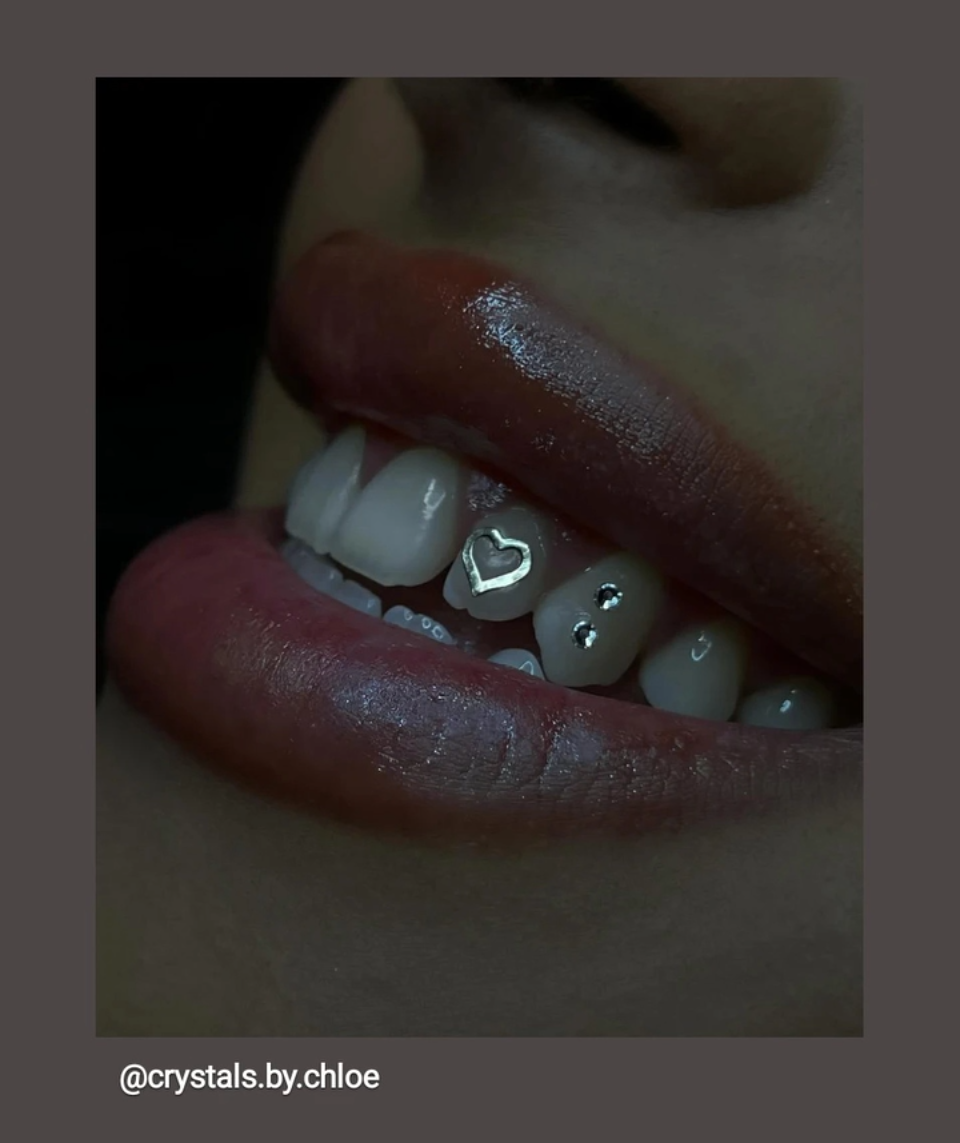 18k Heart Outline Tooth Gem