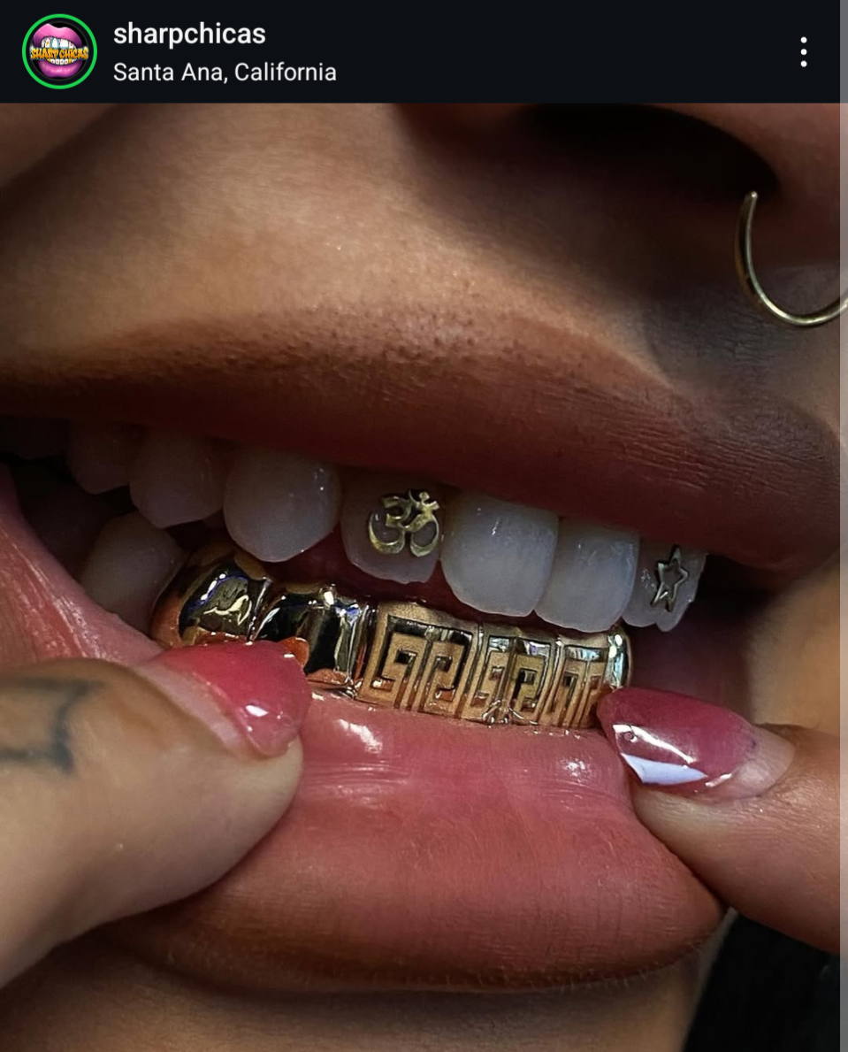 18K Ohm Tooth Gem