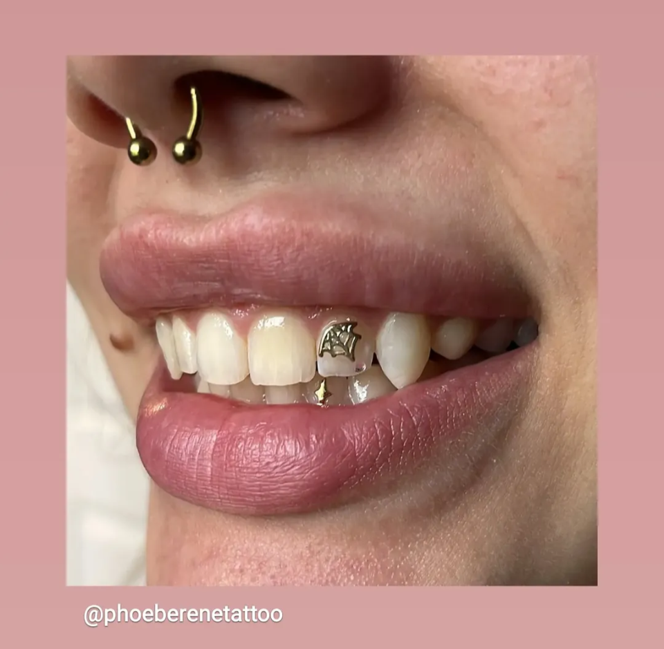 18k Spider Web Tooth Gem