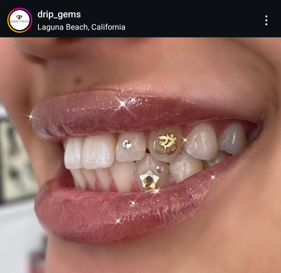 18K Ohm Tooth Gem