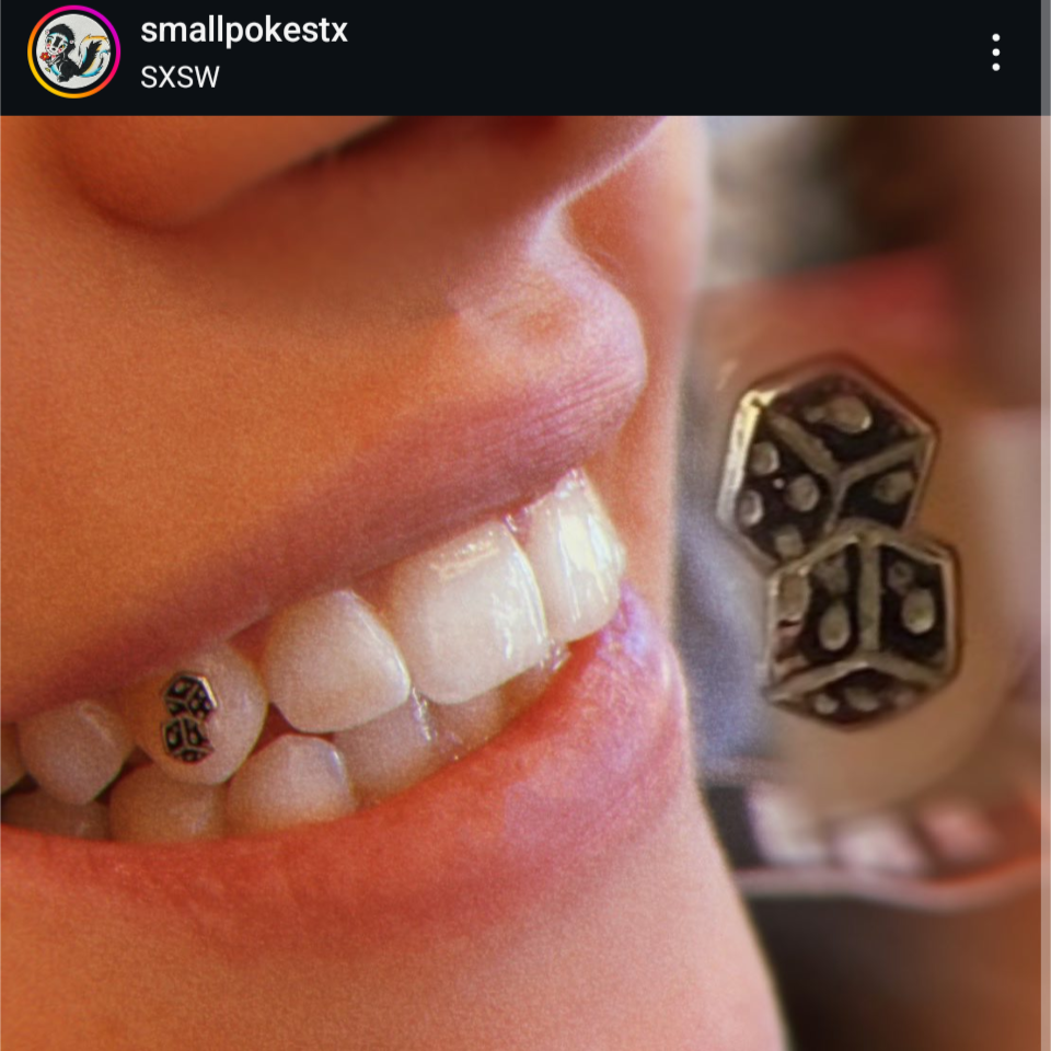 18K Dice Tooth Gem