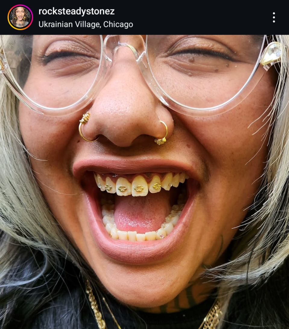 18k Chain Link Tooth Gem