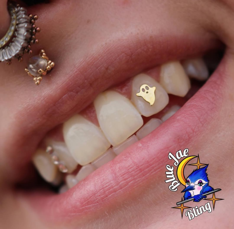 18K Ghost Tooth Gem