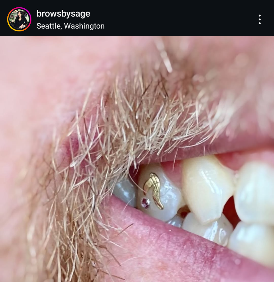 18K Scythe Tooth Gem