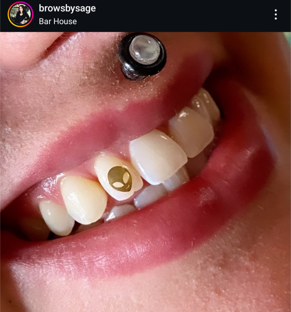 18k Alien Tooth Gem