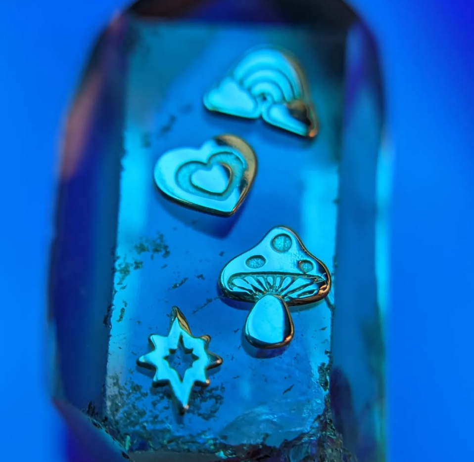 18K Magic Mushroom Tooth Gem